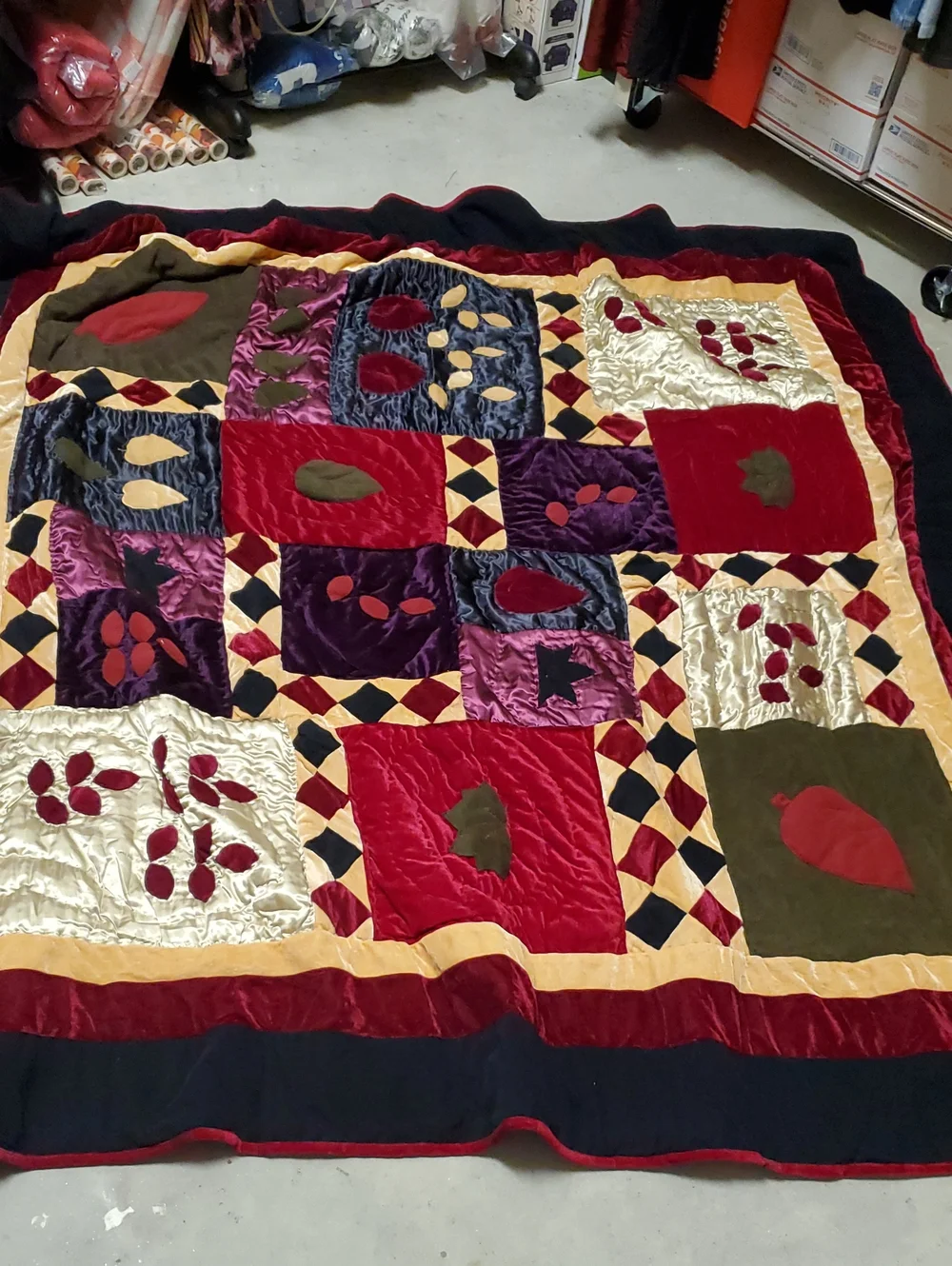 New Patchwork Velvet Comforter in Red, Gold, Purple, Black - Unbranded